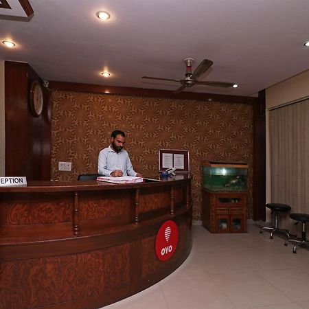 Super Hotel O Global ニューデリー エクステリア 写真