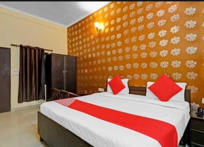 Super Hotel O Global ニューデリー エクステリア 写真