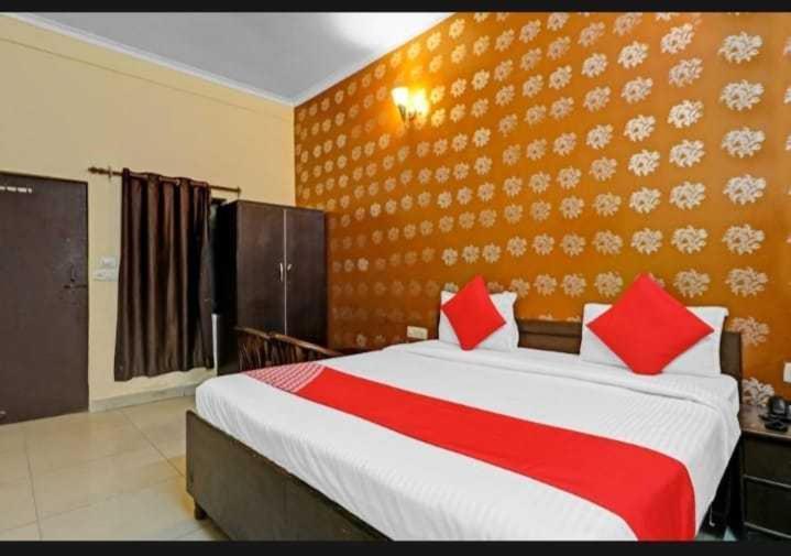 Super Hotel O Global ニューデリー エクステリア 写真