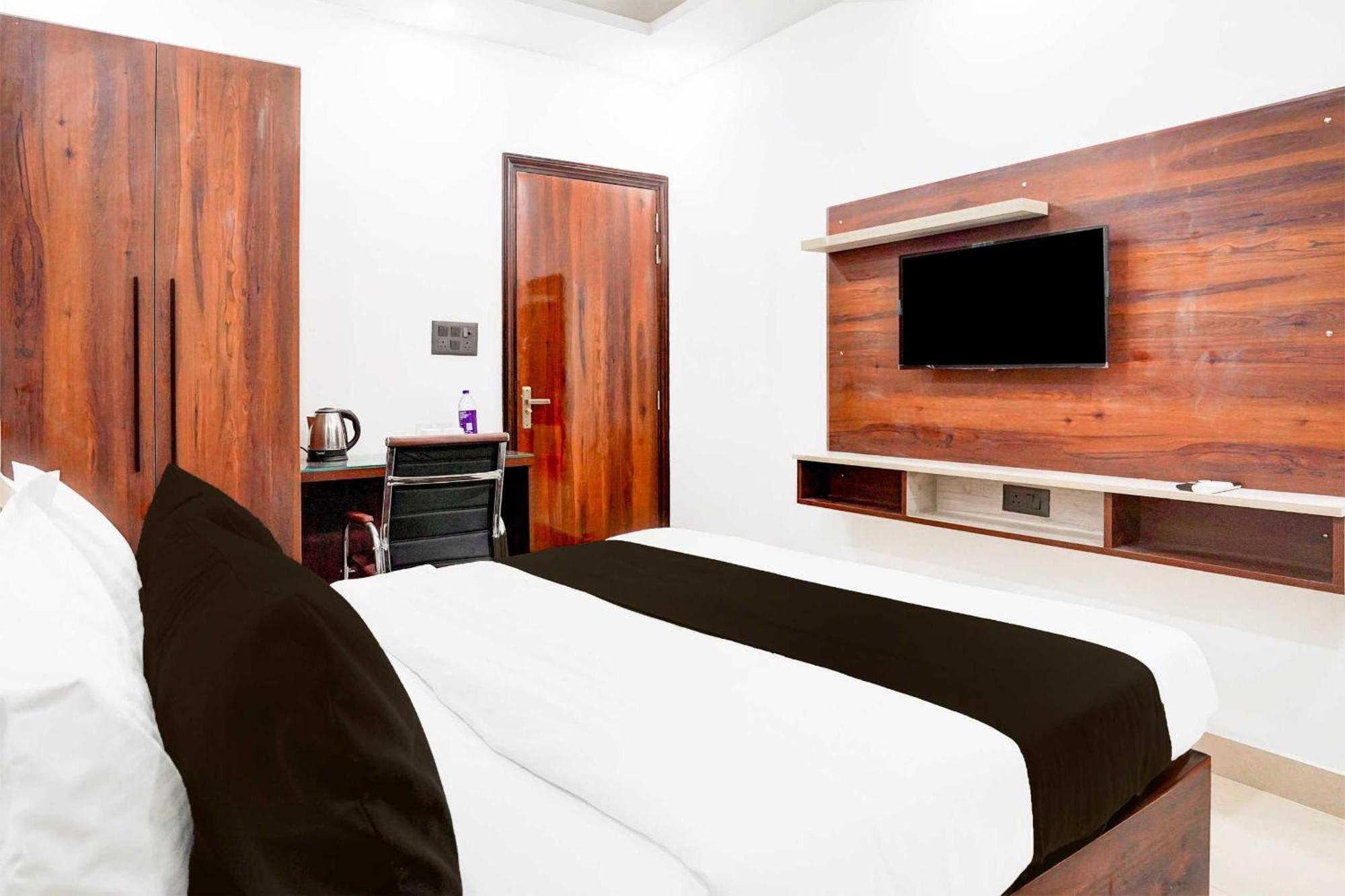 Super Hotel O Global ニューデリー エクステリア 写真