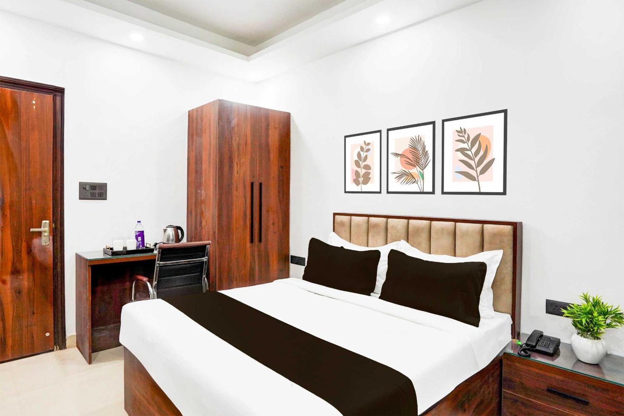 Super Hotel O Global ニューデリー エクステリア 写真