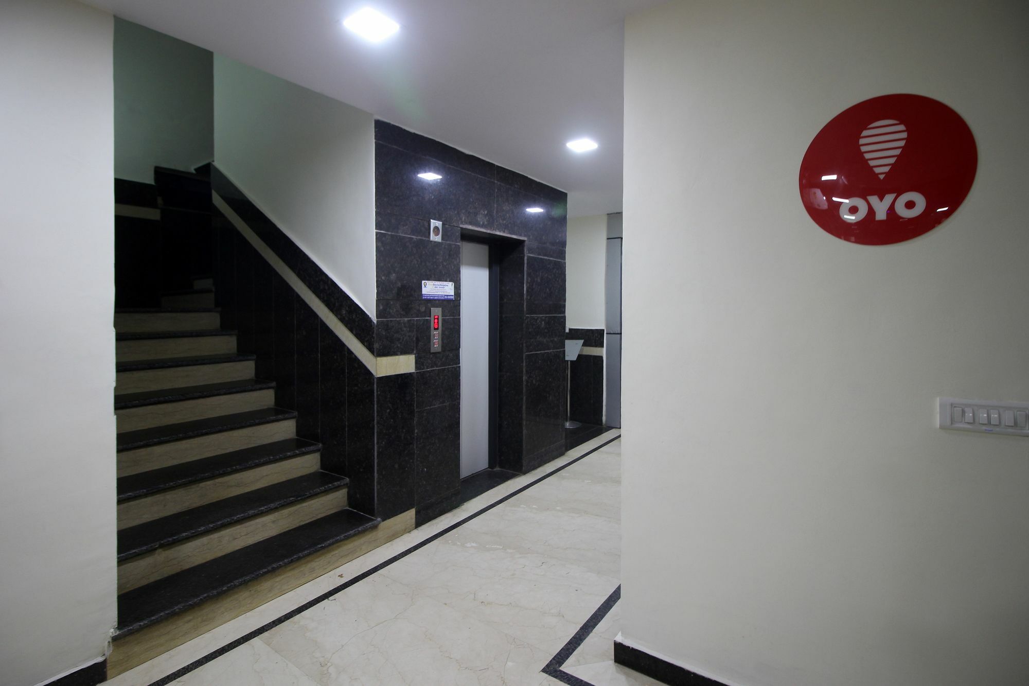 Super Hotel O Global ニューデリー エクステリア 写真